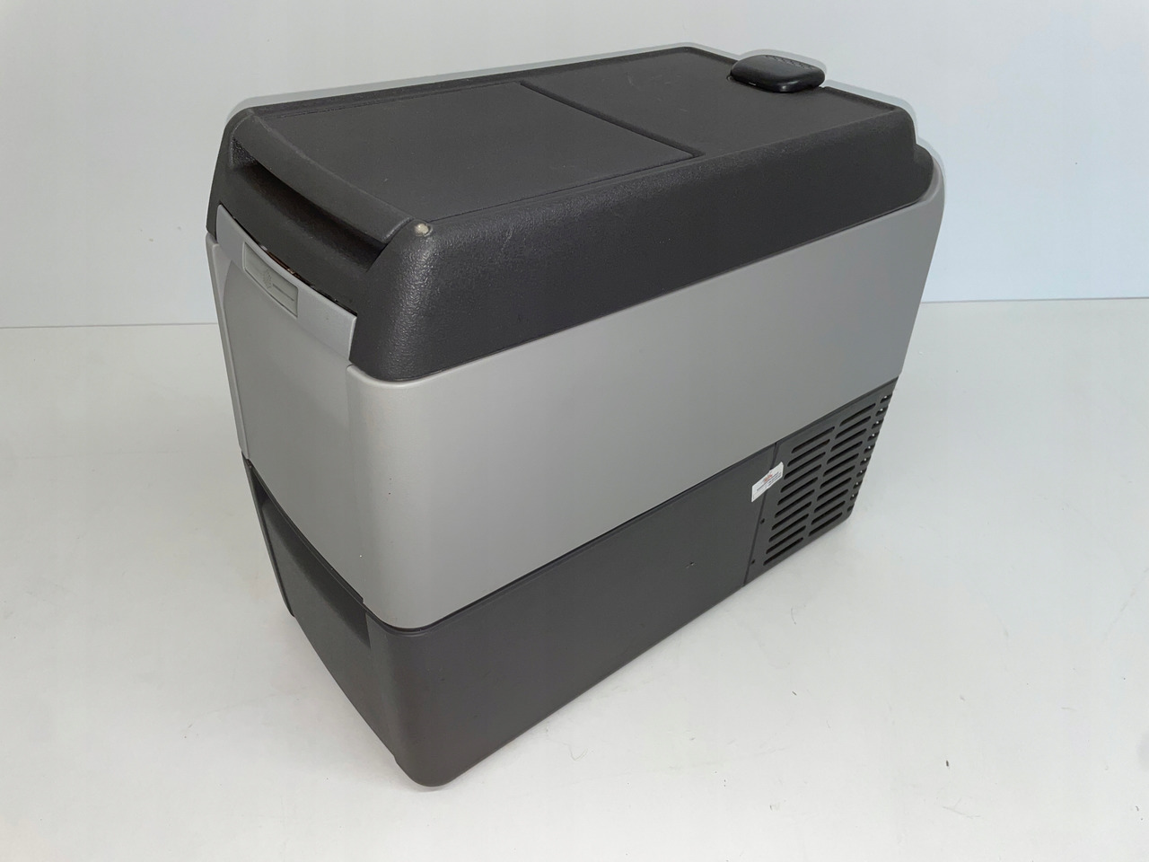 LODÓWKA CHŁODZIARKA MERCEDES 17000157 A9678300060 ZGS 120 24V - Cabine en interieur voor Vrachtwagen: afbeelding 2 LODÓWKA CHŁODZIARKA MERCEDES 17000157 A9678300060 ZGS 120 24V - Cabine en interieur voor Vrachtwagen: afbeelding 2