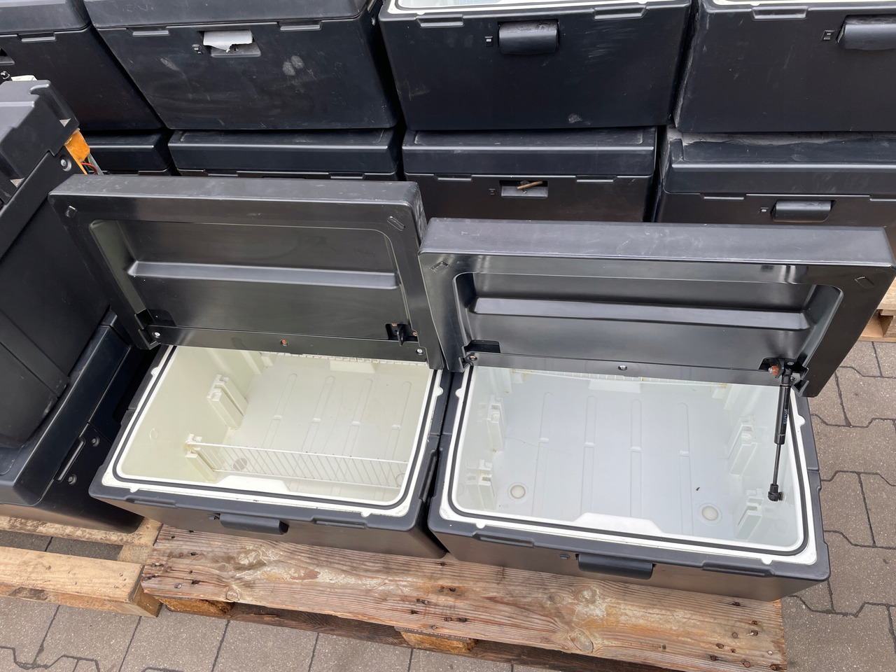 LODÓWKA IVECO HI-WAY HI WAY STRALIS - Cabine en interieur voor Vrachtwagen: afbeelding 5 LODÓWKA IVECO HI-WAY HI WAY STRALIS - Cabine en interieur voor Vrachtwagen: afbeelding 5