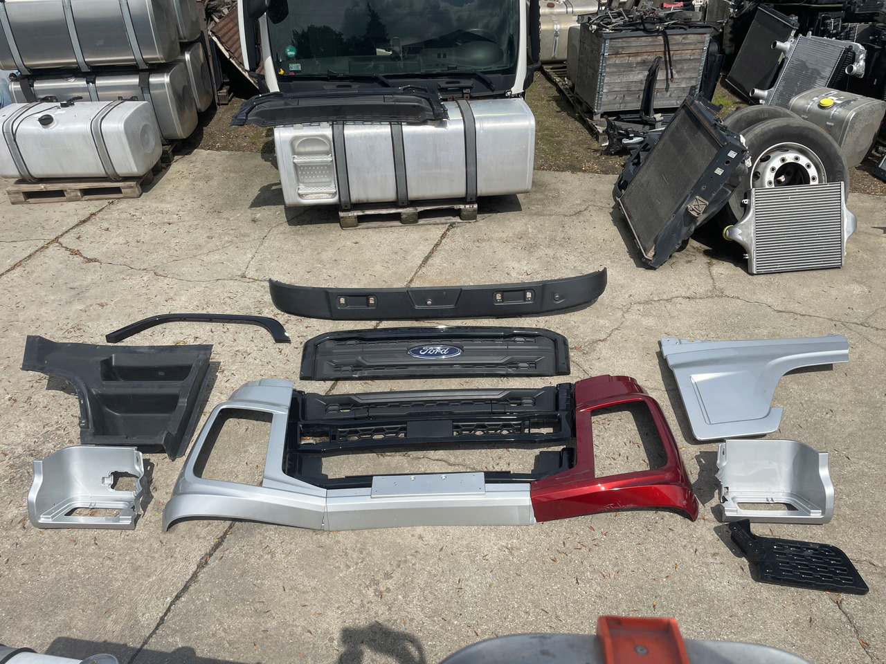 Przód Ford F-Max F Max Grill, Stopień , Stopnica Przedłużenie drzwi zderzak - Carrosserie en exterieur voor Vrachtwagen: afbeelding 1 Przód Ford F-Max F Max Grill, Stopień , Stopnica Przedłużenie drzwi zderzak - Carrosserie en exterieur voor Vrachtwagen: afbeelding 1