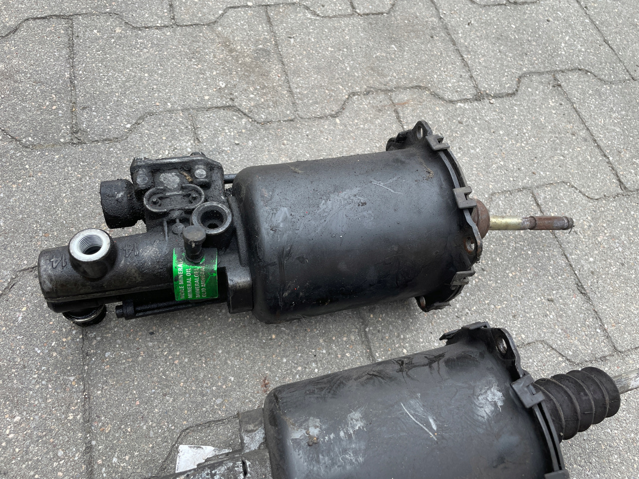 WYBIERAK SKRZYNI BIEGÓW WYSPRZĘGLIK ZAWÓR MAN TGA TGS TGX 9700514127 - Koppelingscilinder voor Vrachtwagen: afbeelding 3 WYBIERAK SKRZYNI BIEGÓW WYSPRZĘGLIK ZAWÓR MAN TGA TGS TGX 9700514127 - Koppelingscilinder voor Vrachtwagen: afbeelding 3