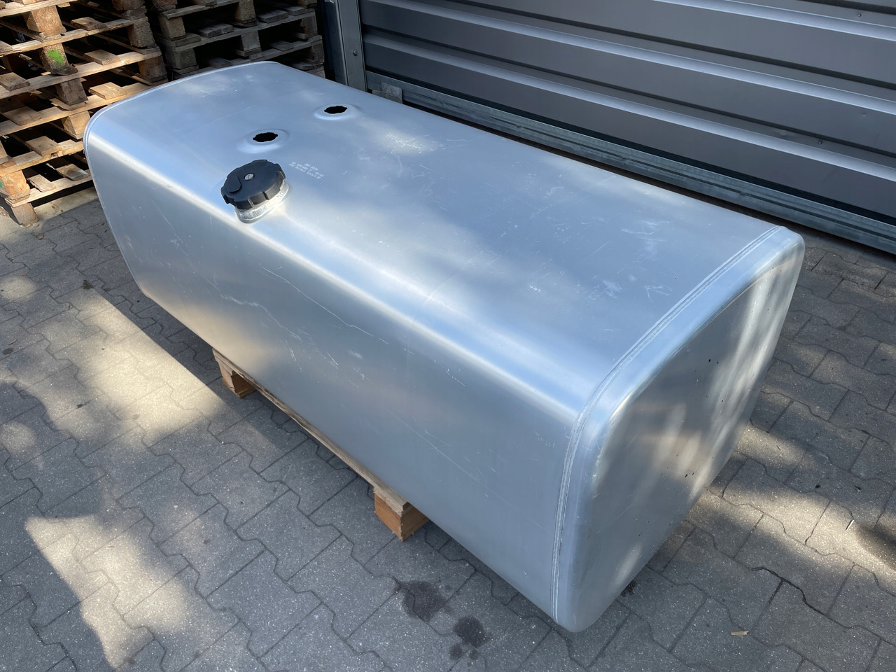ZBIORNIK PALIWA 600L DAF XF 105 , 95, CF - Brandstoftank voor Vrachtwagen: afbeelding 4 ZBIORNIK PALIWA 600L DAF XF 105 , 95, CF - Brandstoftank voor Vrachtwagen: afbeelding 4