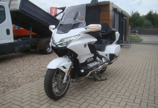 Honda GL - Motorfiets: afbeelding 1 Honda GL - Motorfiets: afbeelding 1