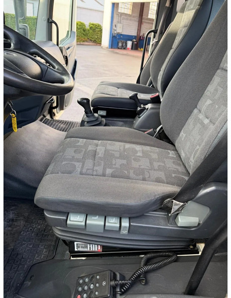 Mercedes-Benz Atego 816 - Vrachtwagen met open laadbak: afbeelding 2 Mercedes-Benz Atego 816 - Vrachtwagen met open laadbak: afbeelding 2