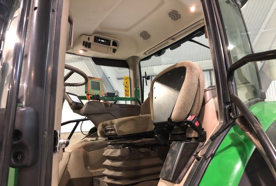 John Deere 6155R - Tractor: afbeelding 3 John Deere 6155R - Tractor: afbeelding 3