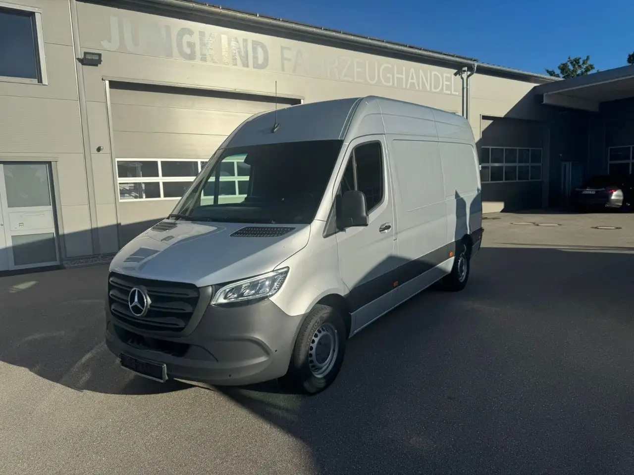 Mercedes-Benz Sprinter 317 CDI Lang Hoch Klima MBUX Silber LED - Gesloten bestelwagen: afbeelding 2 Mercedes-Benz Sprinter 317 CDI Lang Hoch Klima MBUX Silber LED - Gesloten bestelwagen: afbeelding 2
