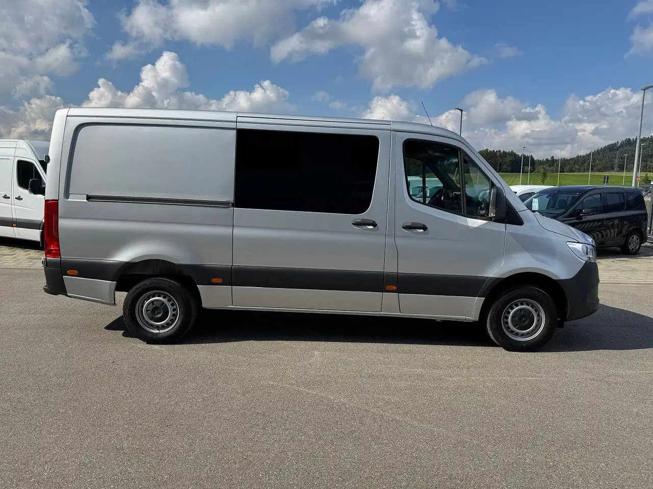Mercedes-Benz Sprinter 317 CDI Lang Silber MBUX RWD Klima - Gesloten bestelwagen: afbeelding 4 Mercedes-Benz Sprinter 317 CDI Lang Silber MBUX RWD Klima - Gesloten bestelwagen: afbeelding 4
