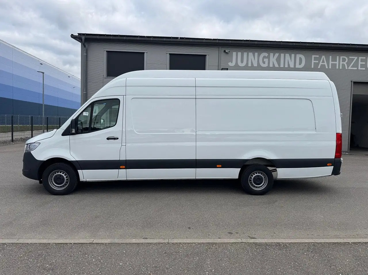Mercedes-Benz Sprinter 317 CDI Maxi Lang Extralang XXL MBUX - Gesloten bestelwagen: afbeelding 3 Mercedes-Benz Sprinter 317 CDI Maxi Lang Extralang XXL MBUX - Gesloten bestelwagen: afbeelding 3