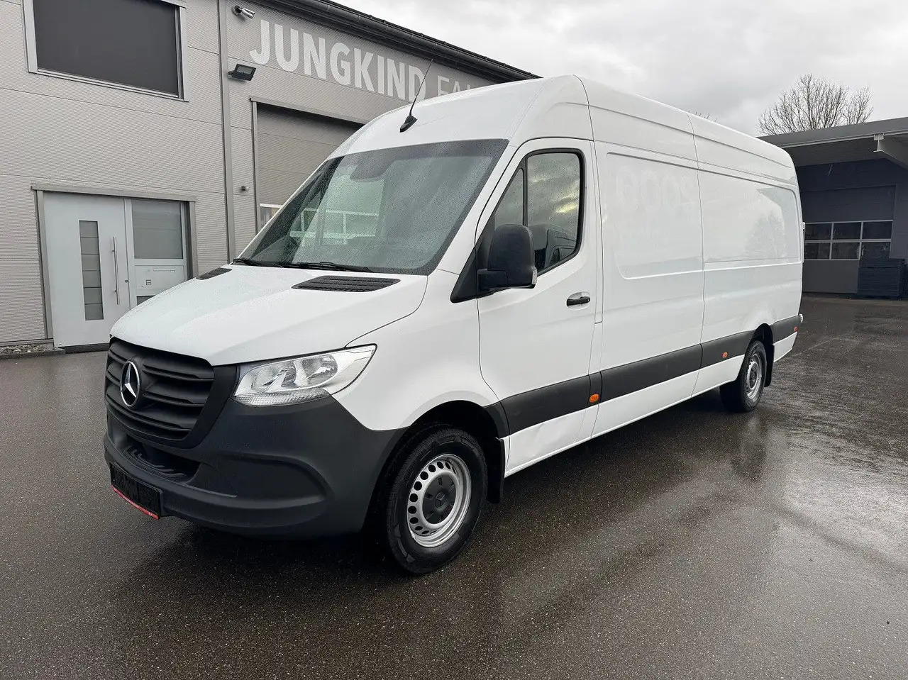Mercedes-Benz Sprinter 317 Maxi Lang Klima MBUX 3,5t AHK - Gesloten bestelwagen: afbeelding 1 Mercedes-Benz Sprinter 317 Maxi Lang Klima MBUX 3,5t AHK - Gesloten bestelwagen: afbeelding 1
