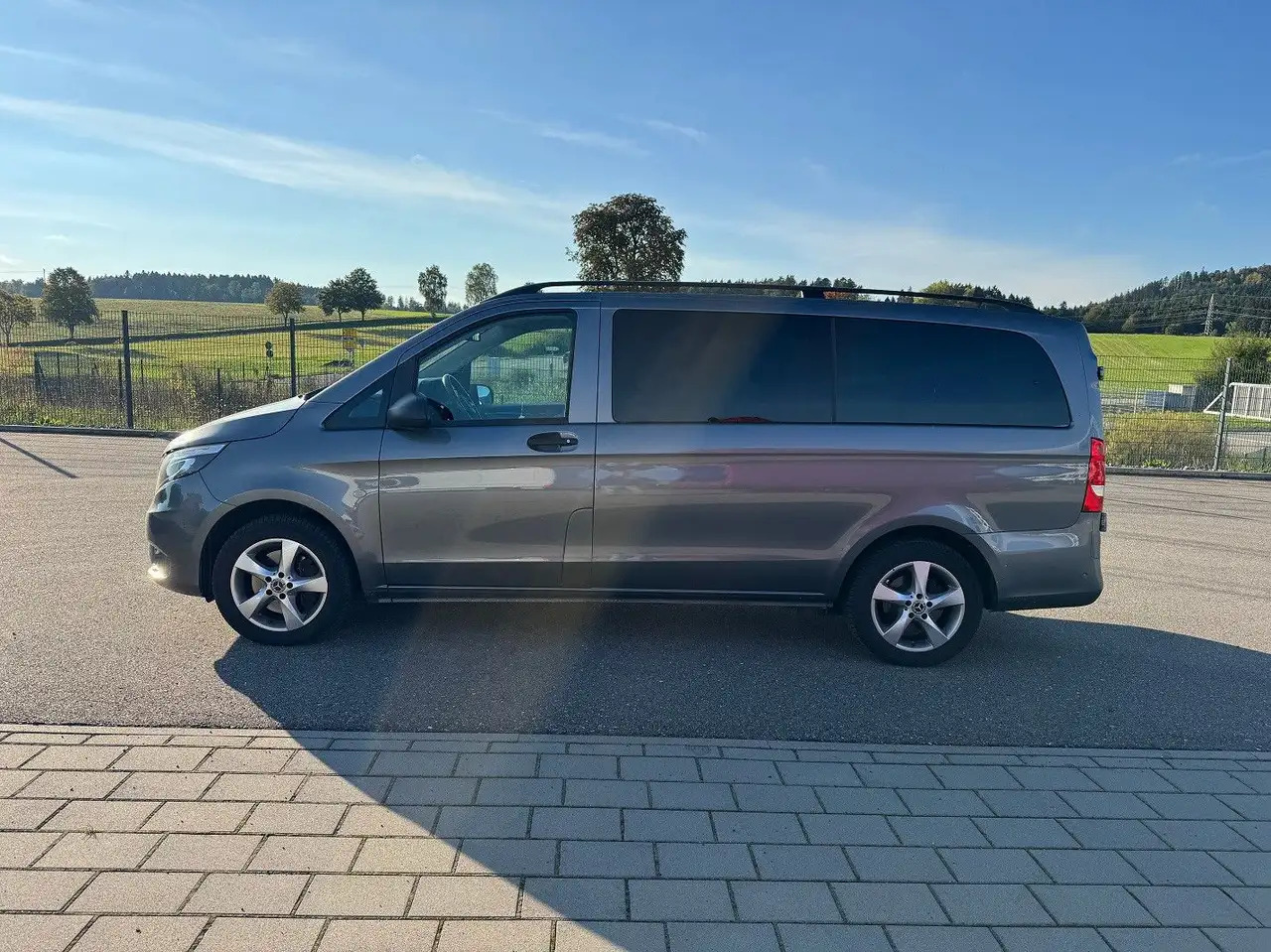 Mercedes-Benz Vito Tourer 119 CDI Edition 4x4 Lang - Personenwagen: afbeelding 3 Mercedes-Benz Vito Tourer 119 CDI Edition 4x4 Lang - Personenwagen: afbeelding 3