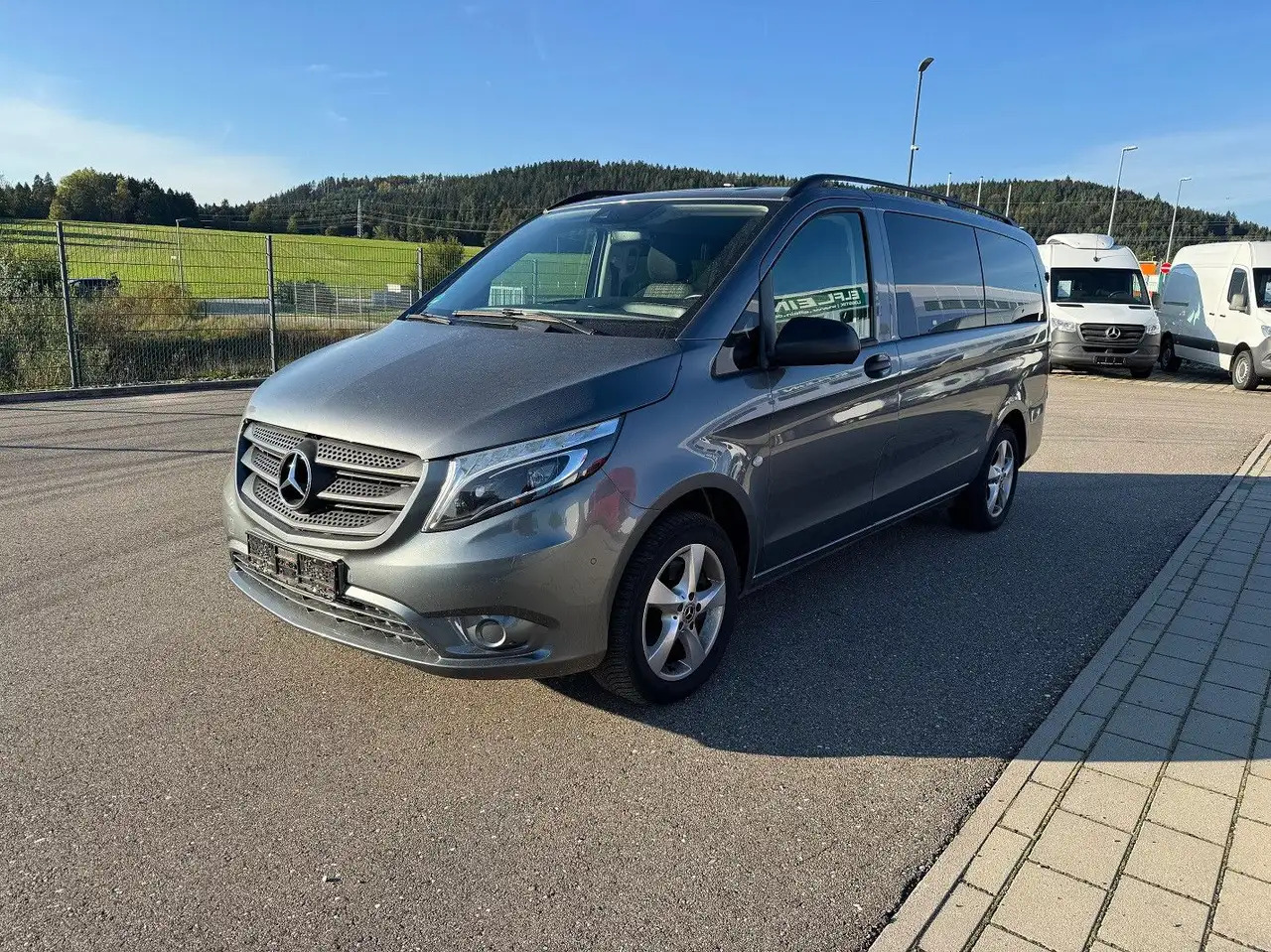 Mercedes-Benz Vito Tourer 119 CDI Edition 4x4 Lang - Personenwagen: afbeelding 1 Mercedes-Benz Vito Tourer 119 CDI Edition 4x4 Lang - Personenwagen: afbeelding 1