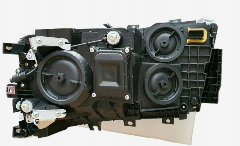 NOWY REFLEKTOR PRAWY SCANIA L,P,G,R,S - Koplamp voor Vrachtwagen: afbeelding 3 NOWY REFLEKTOR PRAWY SCANIA L,P,G,R,S - Koplamp voor Vrachtwagen: afbeelding 3