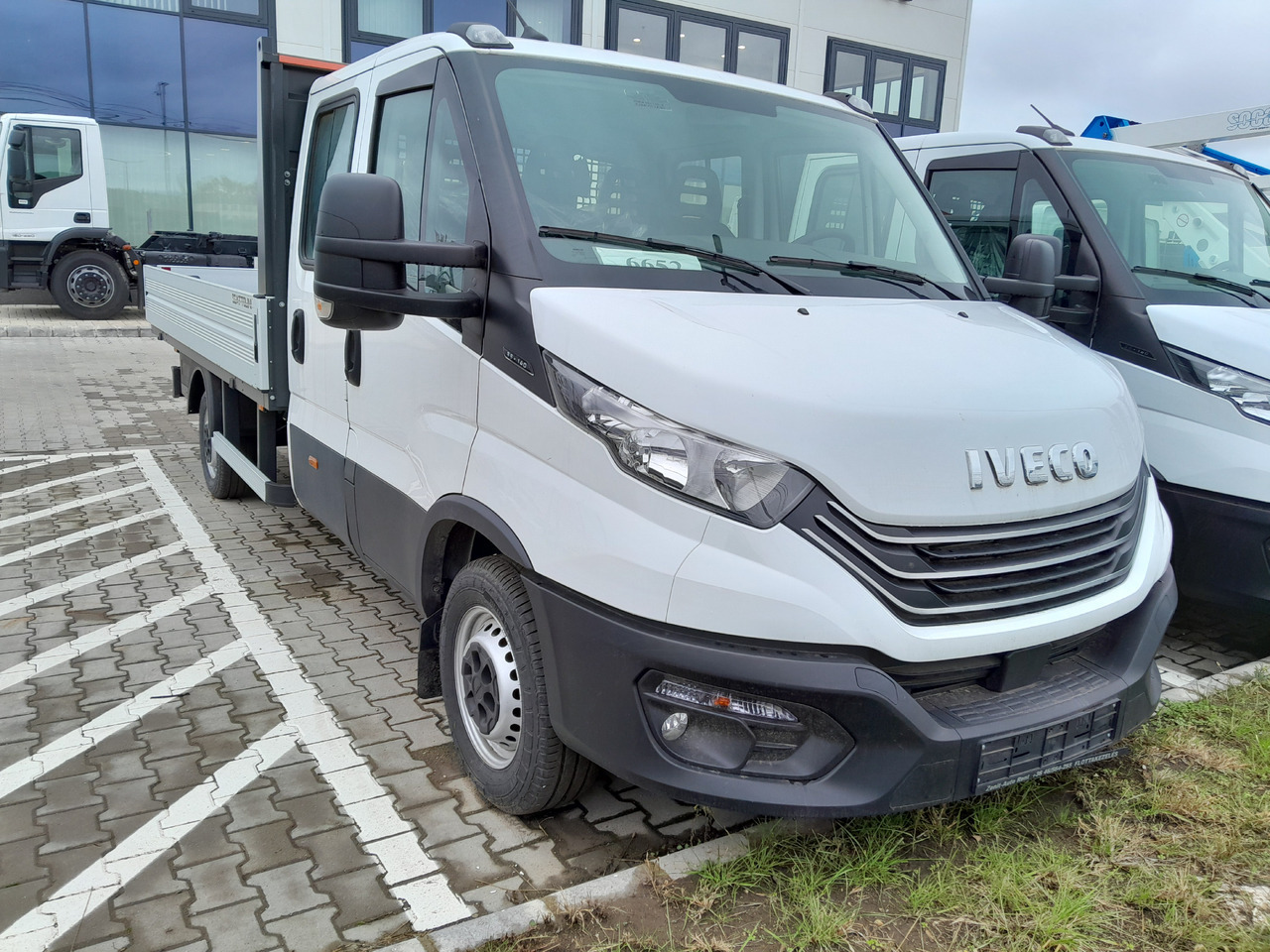 Iveco Daila 35 Daily C 18 H 3450 - Bestelwagen met open laadbak: afbeelding 3 Iveco Daila 35 Daily C 18 H 3450 - Bestelwagen met open laadbak: afbeelding 3