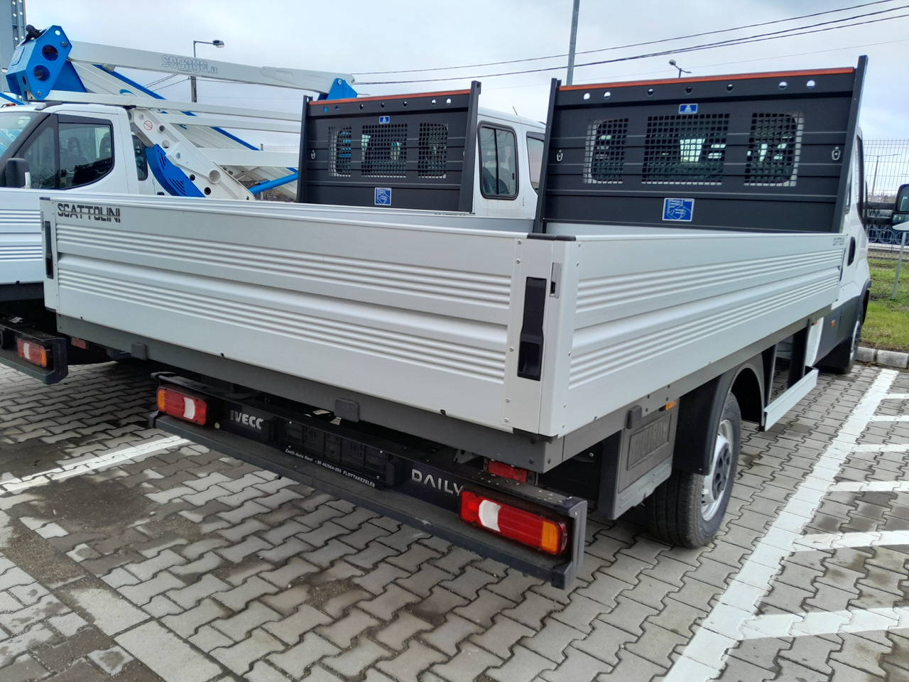 Iveco Daila 35 Daily C 18 H 3450 - Bestelwagen met open laadbak: afbeelding 5 Iveco Daila 35 Daily C 18 H 3450 - Bestelwagen met open laadbak: afbeelding 5