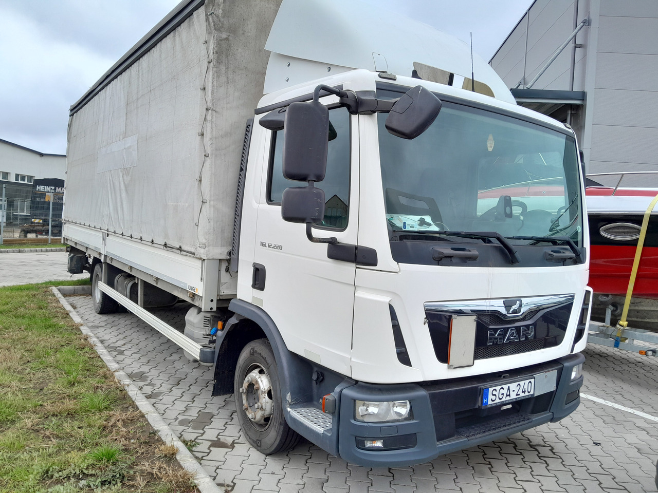 MAN TGL 12.220 Tail Lift Manual - Schuifzeilen vrachtwagen: afbeelding 2 MAN TGL 12.220 Tail Lift Manual - Schuifzeilen vrachtwagen: afbeelding 2
