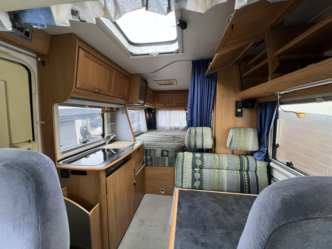 HYMER / ERIBA B-Klasse 574 incl. Hubbett - Markise - 3,85 to - Integraal camper: afbeelding 4 HYMER / ERIBA B-Klasse 574 incl. Hubbett - Markise - 3,85 to - Integraal camper: afbeelding 4