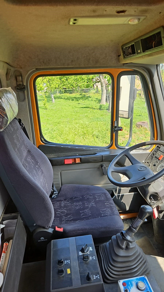 MERCEDES-BENZ 1824 ACTROS SK 4x4 - Kipper vrachtwagen: afbeelding 5 MERCEDES-BENZ 1824 ACTROS SK 4x4 - Kipper vrachtwagen: afbeelding 5