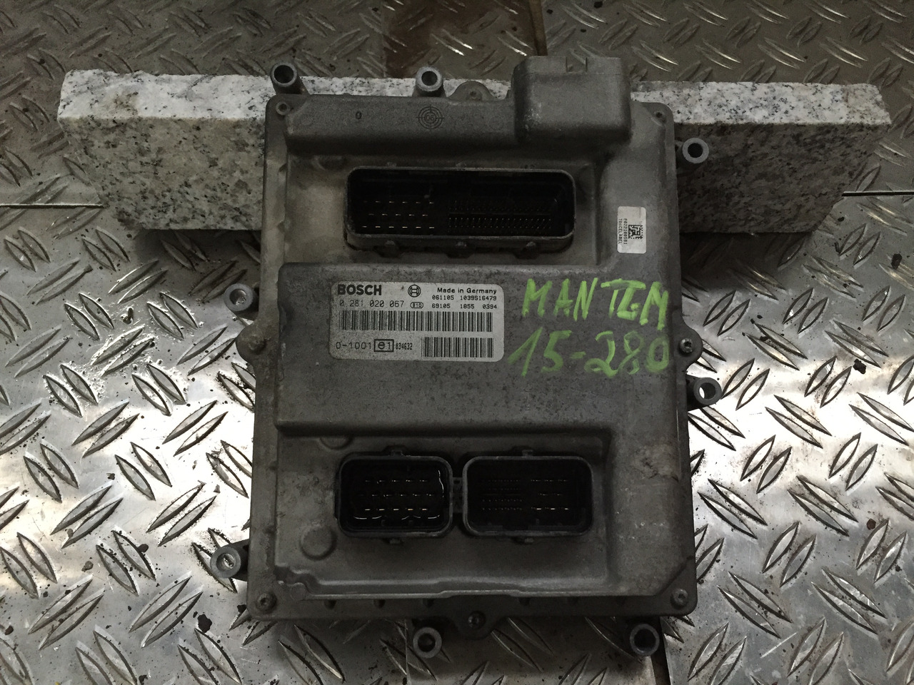 Gebr. Motorsteuergerät MAN TGM 15.280 Artikel - Nr.: 51.25833-7611 Bosch - Nr.: 0281 020 067 - ECU voor Vrachtwagen: afbeelding 1 Gebr. Motorsteuergerät MAN TGM 15.280 Artikel - Nr.: 51.25833-7611 Bosch - Nr.: 0281 020 067 - ECU voor Vrachtwagen: afbeelding 1
