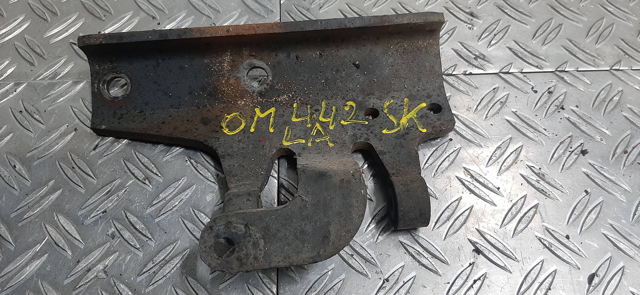 Gebrauchte Motorhalterung, DB 1735 SK, Typ OM 442 LA, Artikel - Nr. : 81.99999 - 9999 - Motorsteun voor Vrachtwagen: afbeelding 1 Gebrauchte Motorhalterung, DB 1735 SK, Typ OM 442 LA, Artikel - Nr. : 81.99999 - 9999 - Motorsteun voor Vrachtwagen: afbeelding 1