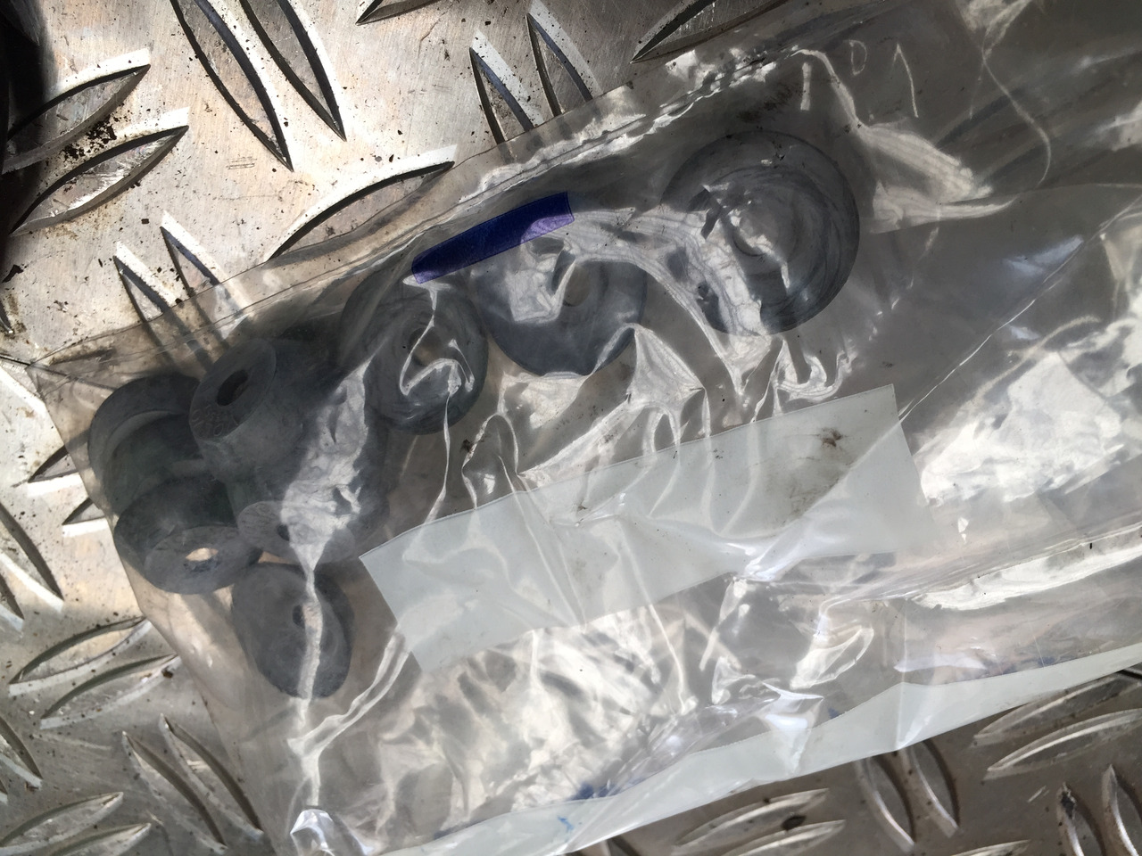 Gebrauchte diverse Gummiringe für Motorblock, Kalmar, Stapler, VOLVO, Artikel - Nr. : 7720 - 2 - Zuigers/ Ringen/ Glijlagers voor Vrachtwagen: afbeelding 5 Gebrauchte diverse Gummiringe für Motorblock, Kalmar, Stapler, VOLVO, Artikel - Nr. : 7720 - 2 - Zuigers/ Ringen/ Glijlagers voor Vrachtwagen: afbeelding 5