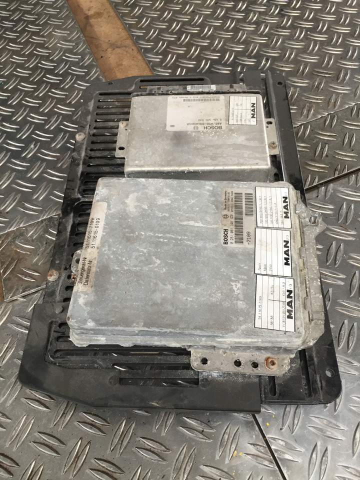 Gebrauchtes MAN F 2000 Steuergerät Bosch, Artikel - Nr. : 51.11615 - 7109 - ECU voor Vrachtwagen: afbeelding 5 Gebrauchtes MAN F 2000 Steuergerät Bosch, Artikel - Nr. : 51.11615 - 7109 - ECU voor Vrachtwagen: afbeelding 5