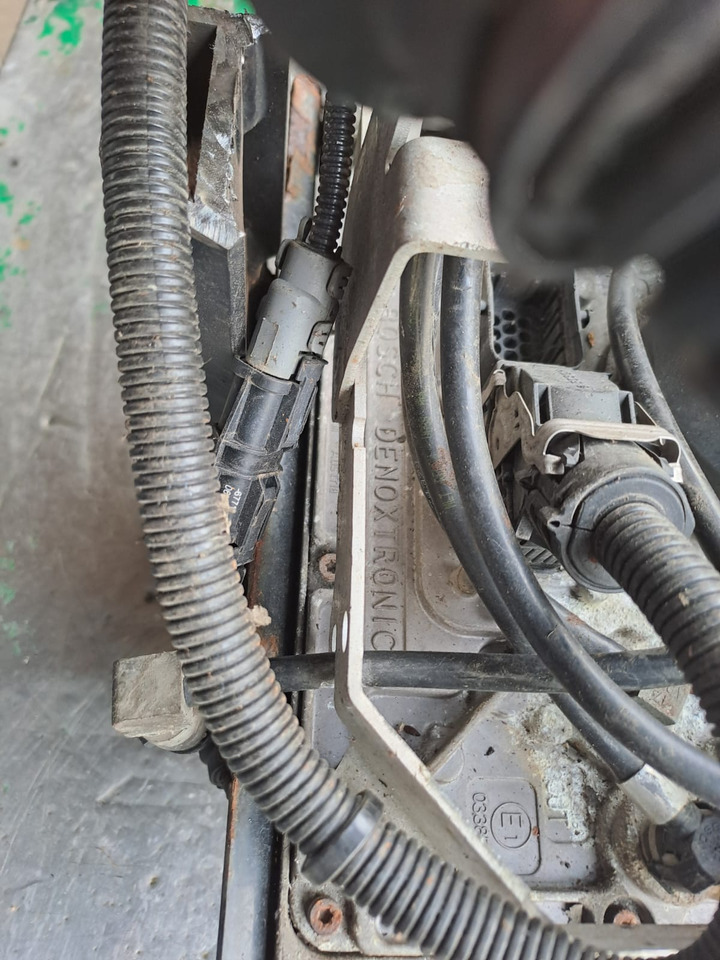 MAN TGX 26.440 Baujahr 2010 AdBlue Steuerung Bosch Denoxtronik - AdBlue Tank voor Vrachtwagen: afbeelding 3 MAN TGX 26.440 Baujahr 2010 AdBlue Steuerung Bosch Denoxtronik - AdBlue Tank voor Vrachtwagen: afbeelding 3