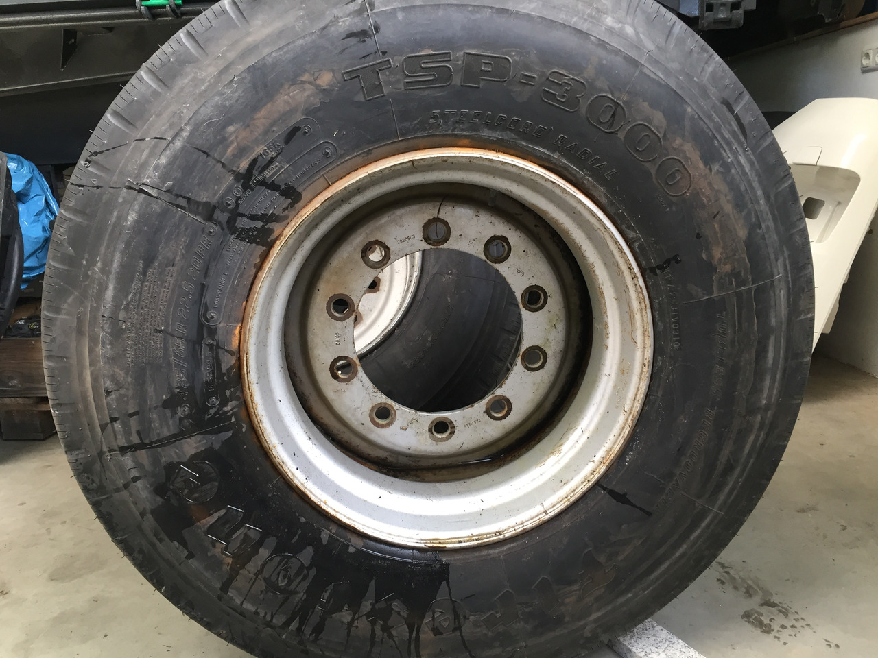 Neue Reifen, Firestone TSP - 3000, Größe : 425 / 65 R x 22,5 - 2 Stück mit Felgen - Band voor Vrachtwagen: afbeelding 1 Neue Reifen, Firestone TSP - 3000, Größe : 425 / 65 R x 22,5 - 2 Stück mit Felgen - Band voor Vrachtwagen: afbeelding 1