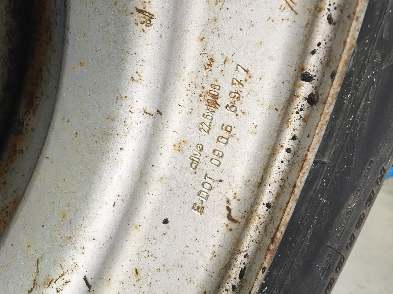 Neue Reifen, Firestone TSP - 3000, Größe : 425 / 65 R x 22,5 - 2 Stück mit Felgen - Band voor Vrachtwagen: afbeelding 5 Neue Reifen, Firestone TSP - 3000, Größe : 425 / 65 R x 22,5 - 2 Stück mit Felgen - Band voor Vrachtwagen: afbeelding 5