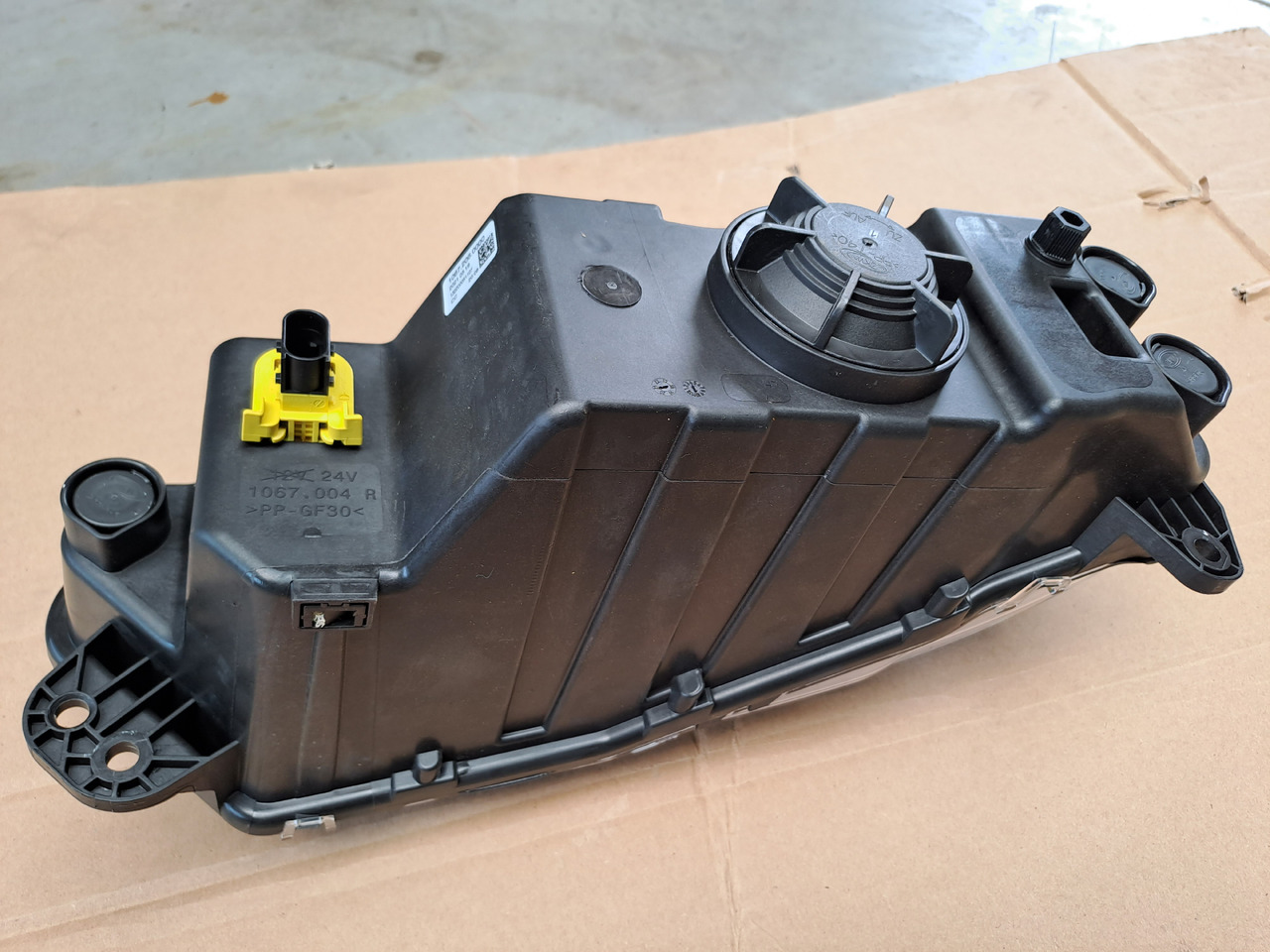 Neuwertiger Nebelscheinwerfer MAN TG3 rechts, Artikel - Nr. : 81.25204 - 0002 / 0001 - Mistlamp voor Vrachtwagen: afbeelding 5 Neuwertiger Nebelscheinwerfer MAN TG3 rechts, Artikel - Nr. : 81.25204 - 0002 / 0001 - Mistlamp voor Vrachtwagen: afbeelding 5