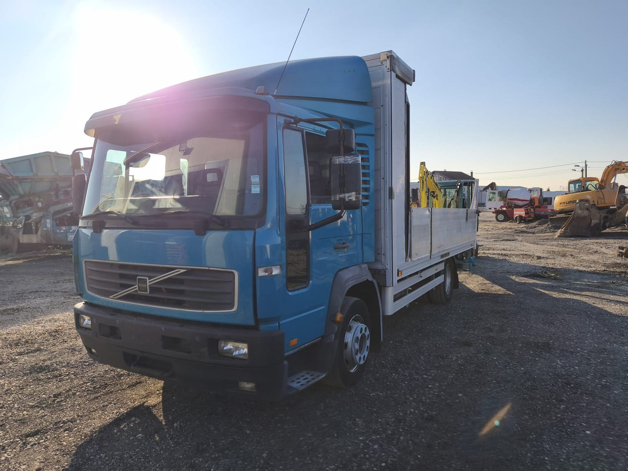 VOLVO FL 12 250, 2004 god. - Vrachtwagen met open laadbak: afbeelding 3 VOLVO FL 12 250, 2004 god. - Vrachtwagen met open laadbak: afbeelding 3