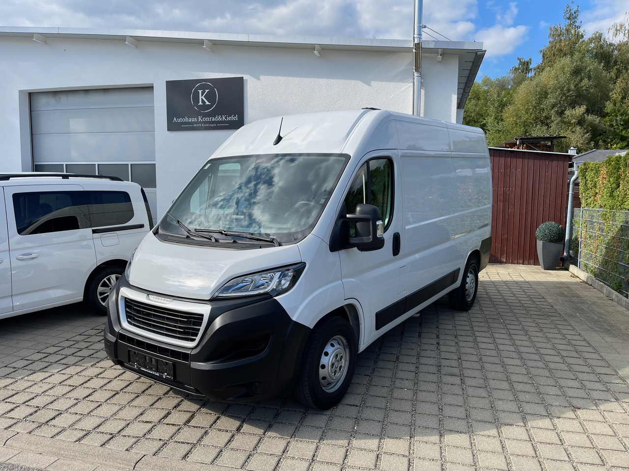 Peugeot Boxer Kasten L2H2 AppleCarplay/Klima/Kamera - Gesloten bestelwagen: afbeelding 1 Peugeot Boxer Kasten L2H2 AppleCarplay/Klima/Kamera - Gesloten bestelwagen: afbeelding 1