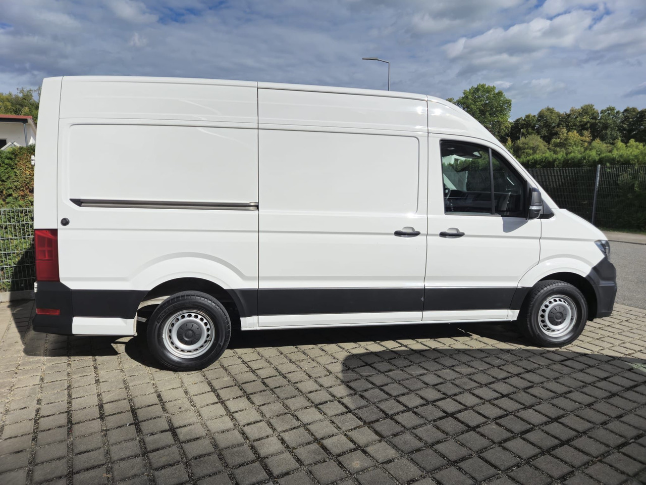 VOLKSWAGEN Crafter 35 mittellang Hochdach AppConnect/Kamera - Gesloten bestelwagen: afbeelding 4 VOLKSWAGEN Crafter 35 mittellang Hochdach AppConnect/Kamera - Gesloten bestelwagen: afbeelding 4