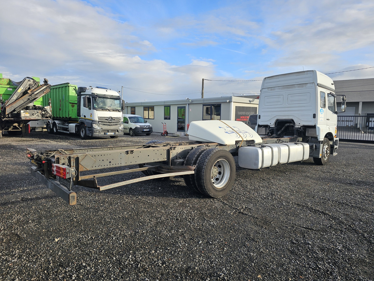 MERCEDES-BENZ ATEGO 1828 - Chassis vrachtwagen: afbeelding 3 MERCEDES-BENZ ATEGO 1828 - Chassis vrachtwagen: afbeelding 3