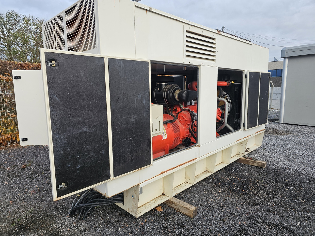 SCANIA 400KVA - Industrie generator: afbeelding 1 SCANIA 400KVA - Industrie generator: afbeelding 1