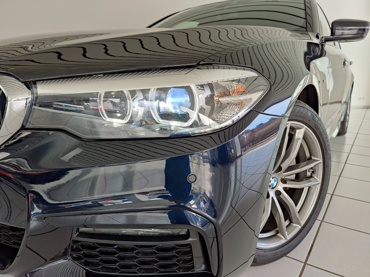 BMW 520 d xDrive M Sport Navi Kam Pano SHZ - Stationwagen: afbeelding 2 BMW 520 d xDrive M Sport Navi Kam Pano SHZ - Stationwagen: afbeelding 2