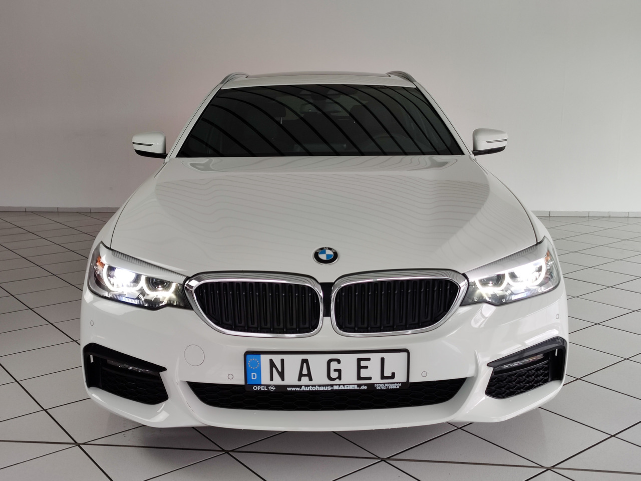 BMW 520 d xDrive Touring M Sport Pano Navi Rükam Apple Android DAB - Stationwagen: afbeelding 4 BMW 520 d xDrive Touring M Sport Pano Navi Rükam Apple Android DAB - Stationwagen: afbeelding 4