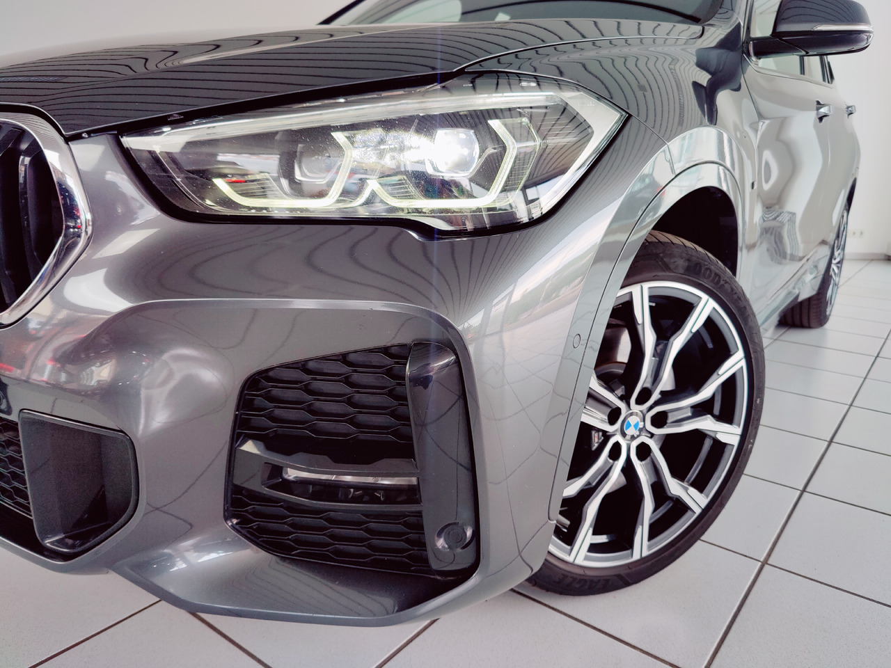 BMW X1 xDrive 20 d M Sport Navi Ambiente PDC SHZ Apple Android - SUV: afbeelding 2 BMW X1 xDrive 20 d M Sport Navi Ambiente PDC SHZ Apple Android - SUV: afbeelding 2