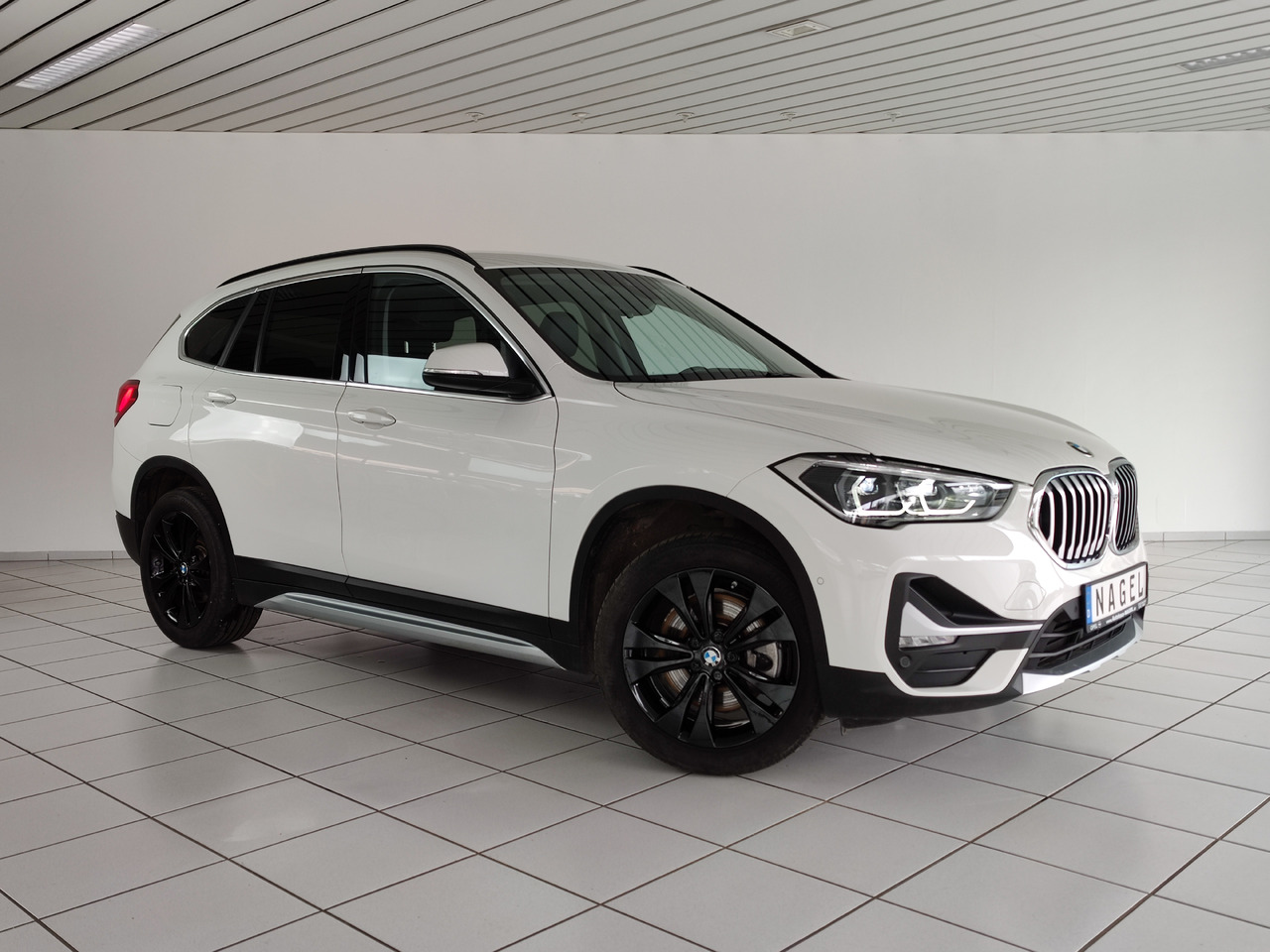 BMW X1 xDrive 20 i xLine Navi Rükam Leder DAB - SUV: afbeelding 2 BMW X1 xDrive 20 i xLine Navi Rükam Leder DAB - SUV: afbeelding 2