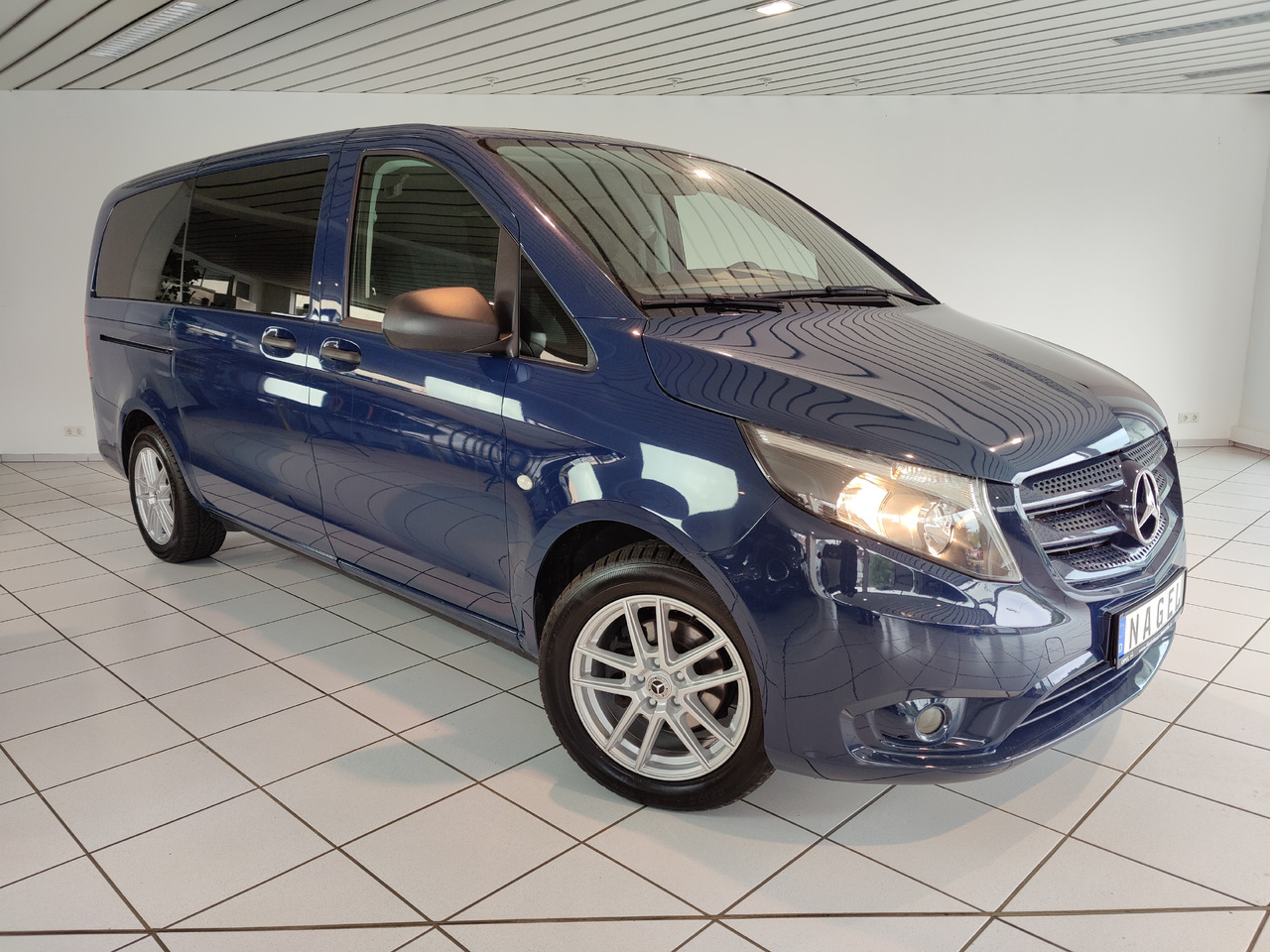 Mercedes-Benz Vito Tourer 114 CDI Pro lang 8-Sitzer Navi - Stationwagen: afbeelding 2 Mercedes-Benz Vito Tourer 114 CDI Pro lang 8-Sitzer Navi - Stationwagen: afbeelding 2