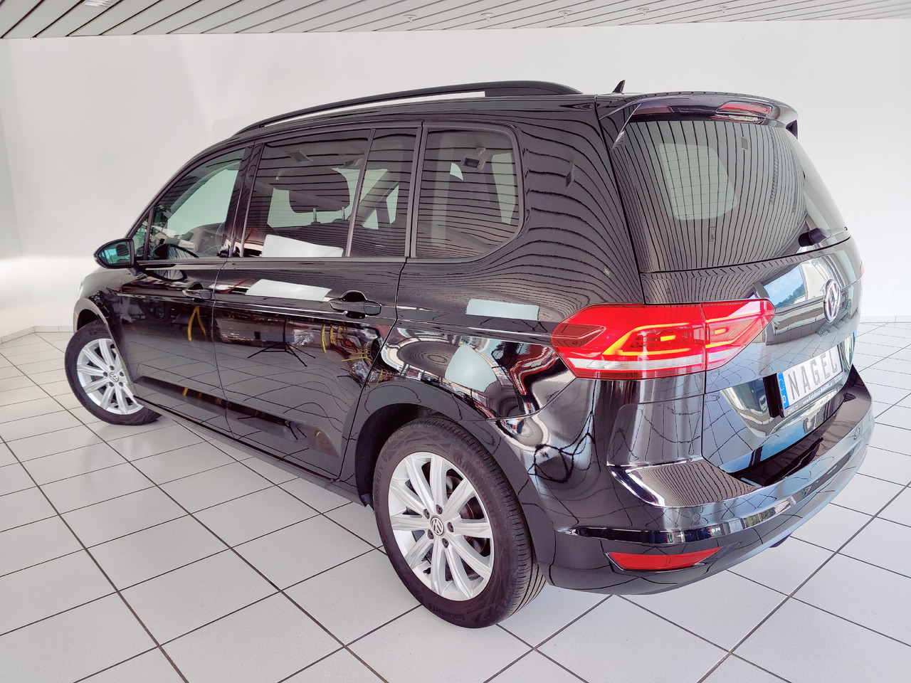 Volkswagen Touran Highline BMT/Start-Stopp Navi Licht RüKam - Personenwagen: afbeelding 4 Volkswagen Touran Highline BMT/Start-Stopp Navi Licht RüKam - Personenwagen: afbeelding 4