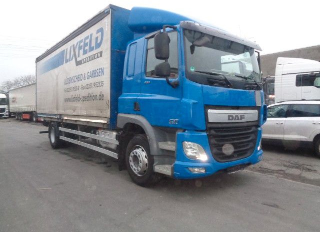 DAF CF 18.290, Euro 6, deut. Auto, Mit Bett - Schuifzeilen vrachtwagen: afbeelding 1 DAF CF 18.290, Euro 6, deut. Auto, Mit Bett - Schuifzeilen vrachtwagen: afbeelding 1