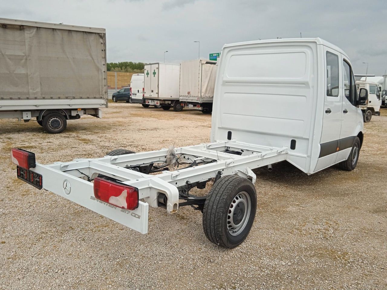 Mercedes-Benz 317 CDI Doka Pritsche - Bestelwagen met open laadbak, Bestelwagen met dubbele cabine: afbeelding 2 Mercedes-Benz 317 CDI Doka Pritsche - Bestelwagen met open laadbak, Bestelwagen met dubbele cabine: afbeelding 2