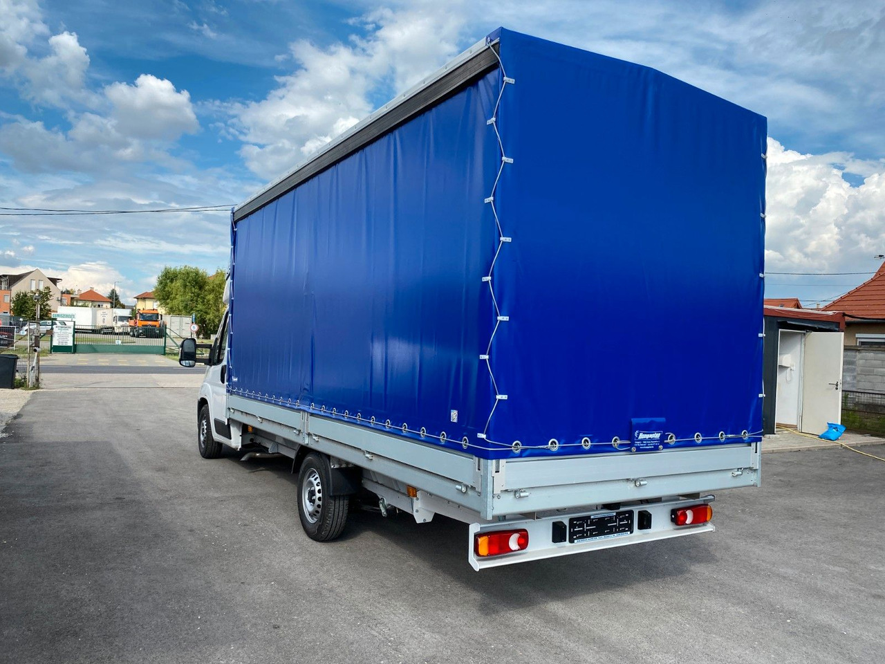 Peugeot BOXER CHC L4 HEAVY PRITSCHE+PLANE+SCHLAFKABINE - Huifzeil bedrijfswagen: afbeelding 4 Peugeot BOXER CHC L4 HEAVY PRITSCHE+PLANE+SCHLAFKABINE - Huifzeil bedrijfswagen: afbeelding 4