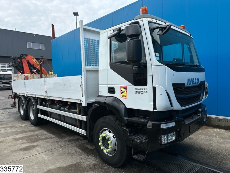 Iveco Trakker 360 6X4, EURO 6, Palfinger, Retarder, Steel suspension - Vrachtwagen met open laadbak, Kraanwagen: afbeelding 3 Iveco Trakker 360 6X4, EURO 6, Palfinger, Retarder, Steel suspension - Vrachtwagen met open laadbak, Kraanwagen: afbeelding 3