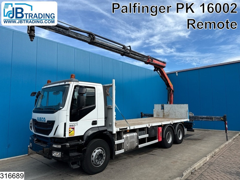 Iveco Trakker 360 6x4, EURO 6, Palfinger, Remote - Vrachtwagen met open laadbak, Kraanwagen: afbeelding 1 Iveco Trakker 360 6x4, EURO 6, Palfinger, Remote - Vrachtwagen met open laadbak, Kraanwagen: afbeelding 1