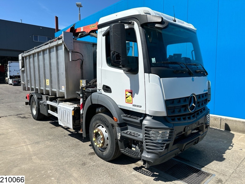 Mercedes-Benz Arocs 1833 EURO 6, Kipper, Palfinger - Kipper vrachtwagen, Kraanwagen: afbeelding 3 Mercedes-Benz Arocs 1833 EURO 6, Kipper, Palfinger - Kipper vrachtwagen, Kraanwagen: afbeelding 3
