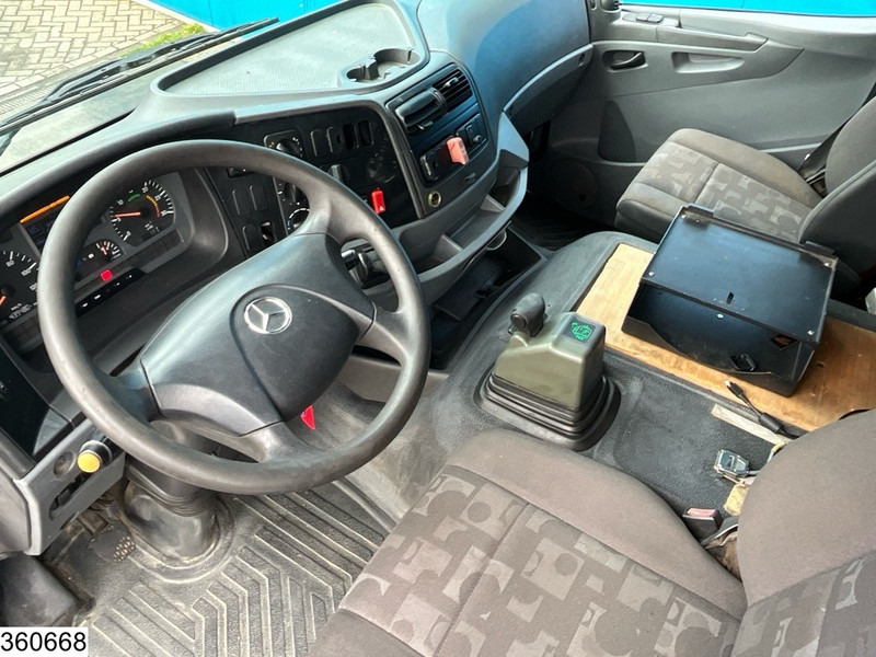 Mercedes-Benz Axor 1829 3 Pedals, Retarder, Steel suspension - Tankwagen: afbeelding 5 Mercedes-Benz Axor 1829 3 Pedals, Retarder, Steel suspension - Tankwagen: afbeelding 5