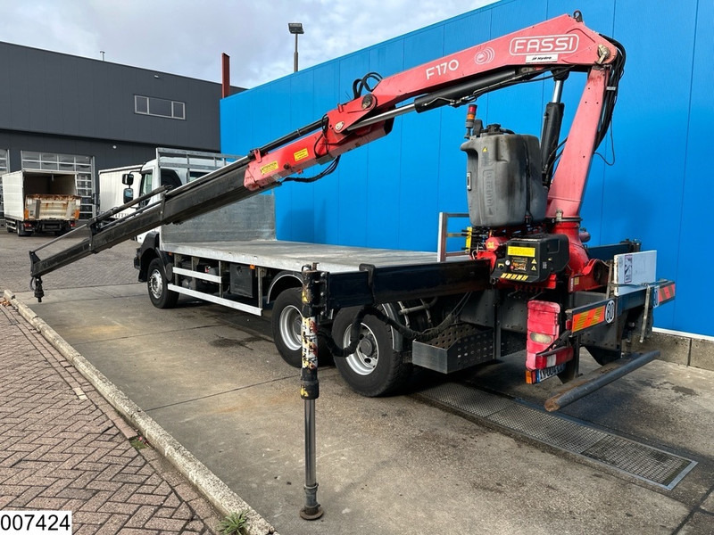 Renault Kerax 370 Dxi 6x4, EURO 4, Fassi - Vrachtwagen met open laadbak, Kraanwagen: afbeelding 4 Renault Kerax 370 Dxi 6x4, EURO 4, Fassi - Vrachtwagen met open laadbak, Kraanwagen: afbeelding 4