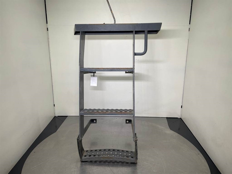 Komatsu WA270-3 - Stair panel/Trittstufen/Traptreden - Frame/ Chassis voor Bouwmachine: afbeelding 2 Komatsu WA270-3 - Stair panel/Trittstufen/Traptreden - Frame/ Chassis voor Bouwmachine: afbeelding 2