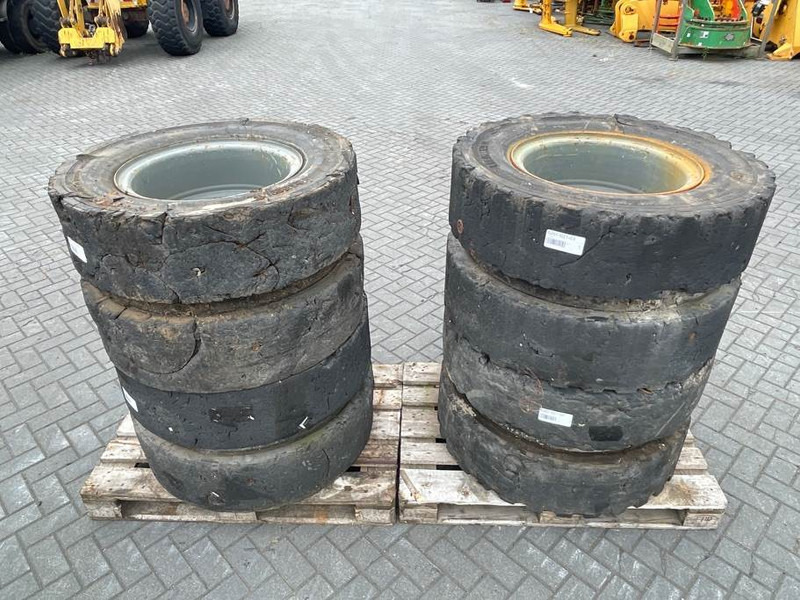 Liebherr 10.00-20 - Tire/Reifen/Band - Banden en velgen voor Bouwmachine: afbeelding 1 Liebherr 10.00-20 - Tire/Reifen/Band - Banden en velgen voor Bouwmachine: afbeelding 1