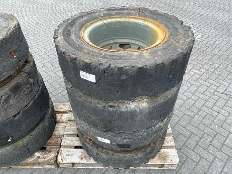 Liebherr 10.00-20 - Tire/Reifen/Band - Banden en velgen voor Bouwmachine: afbeelding 5 Liebherr 10.00-20 - Tire/Reifen/Band - Banden en velgen voor Bouwmachine: afbeelding 5